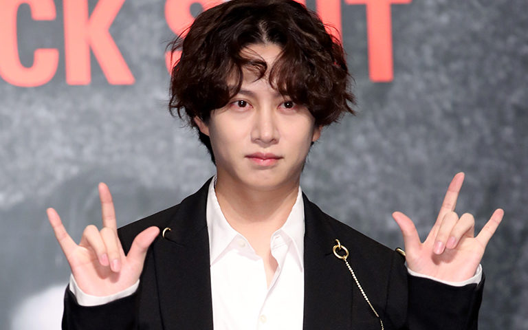 Nóng: Siêu sao nhà Super Junior Kim Hee-chul chính thức &quot;đốt tiền vào game&quot;, sẽ tham gia đấu trường LCK vào năm 2021