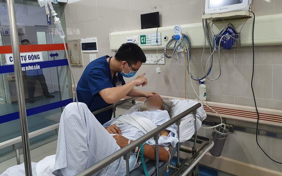 Một số người nhập viện vì sốc nhiệt, bác sĩ khuyến cáo giữa tình hình nắng nóng gay gắt ở Hà Nội