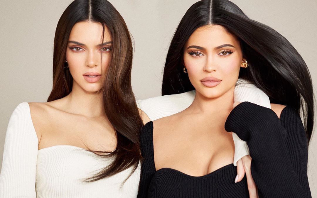 Bảng mắt Kendall x Kylie bị chê "giả dối", Kylie cao tay đáp trả anti-fan bằng chính... mặt của Kendall