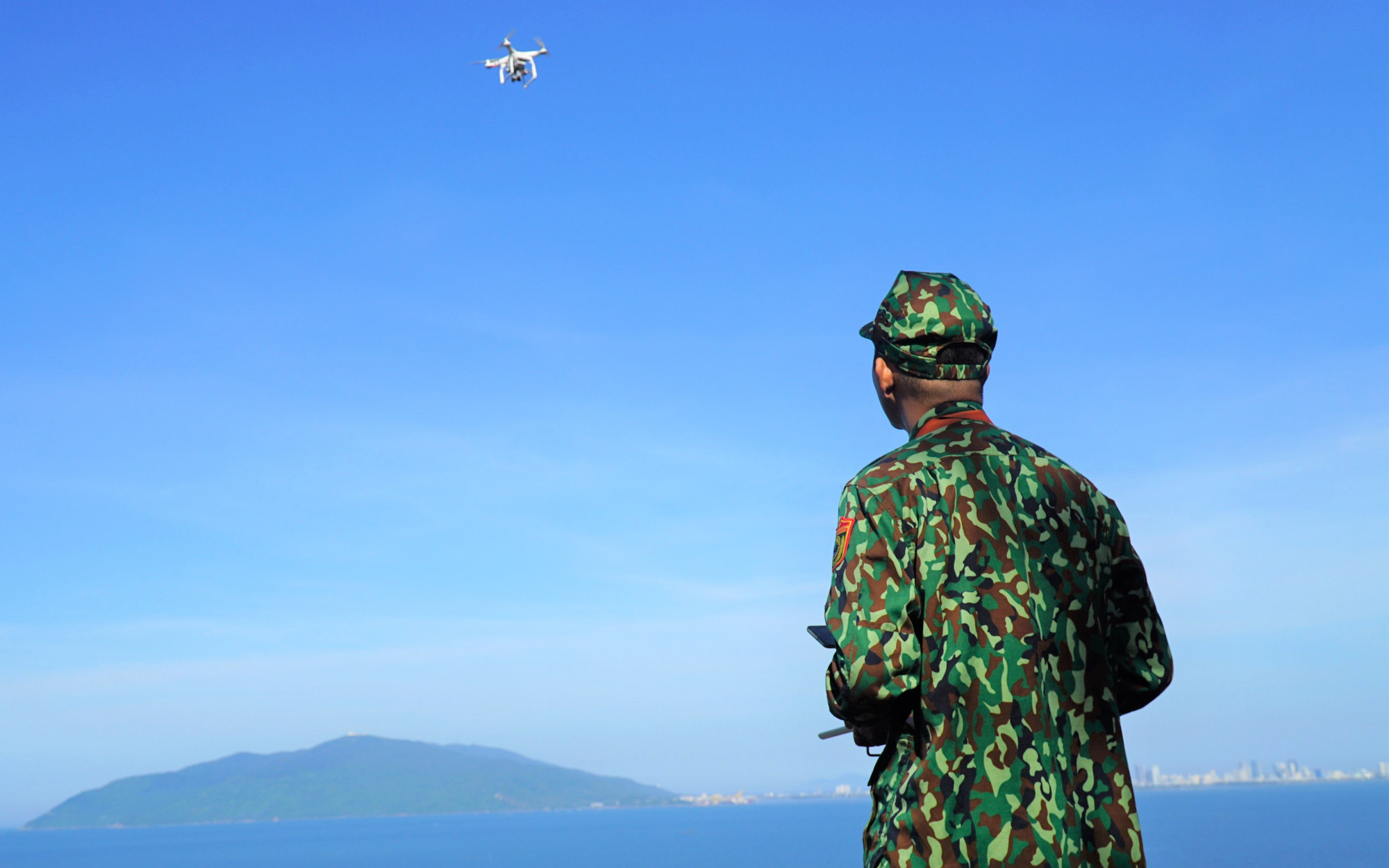 Biên phòng Đà Nẵng dùng flycam truy tìm nơi ẩn nấp của tên tội phạm đặc biệt nguy hiểm 2 lần vượt ngục