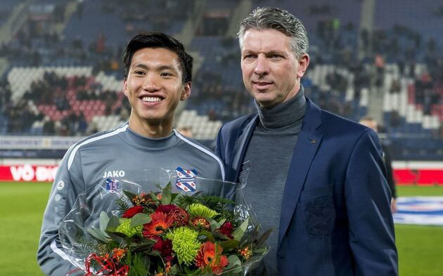 Giám đốc SC Heerenveen tiết lộ Văn Hậu đã rất gần với suất đá chính: 