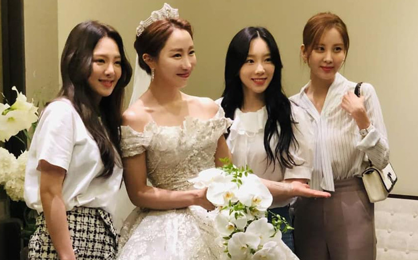 Hậu trường SNSD đi đám cưới: Nhan sắc Taeyeon và em út Seohyun không hot bằng mái tóc 