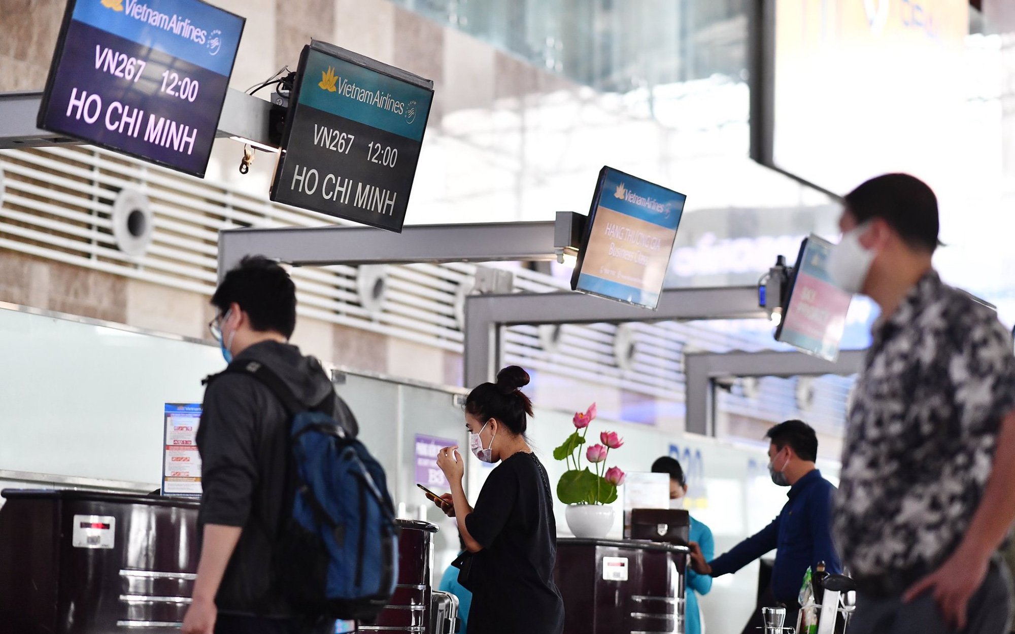 Vietnam Airlines khuyến cáo khách làm thủ tục sớm trước 2 tiếng tại Sân bay Nội Bài và Tân Sơn Nhất