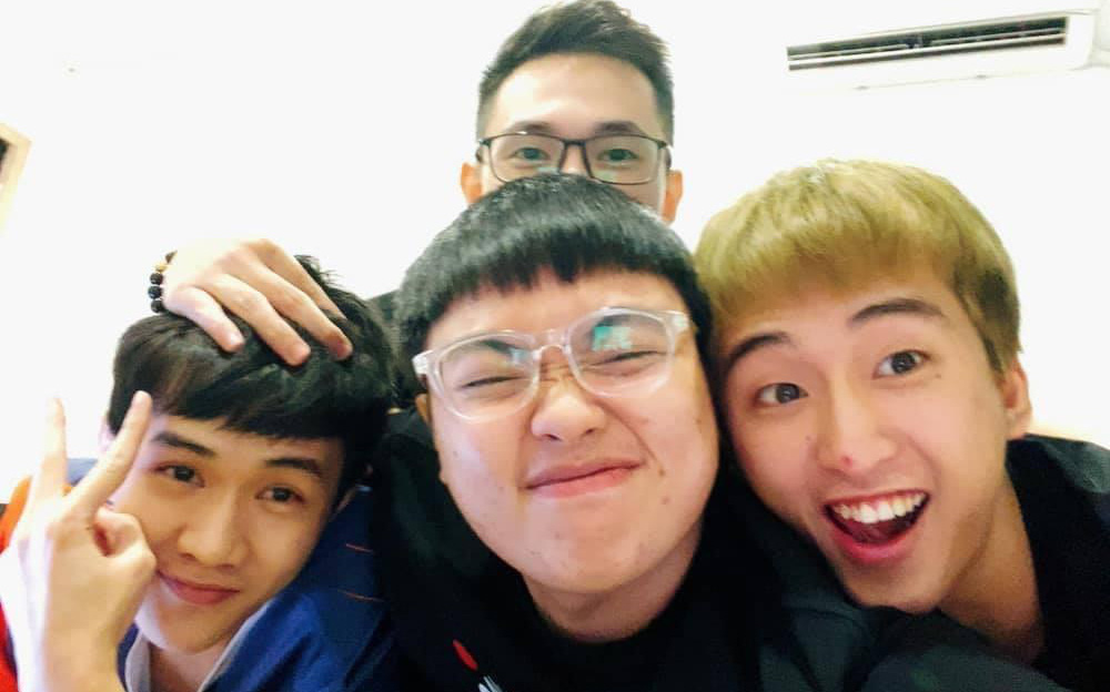 &quot;Gương vỡ lại lành&quot;, tuyển thủ BOX Gaming PUBG Mobile chụp selfie thân thiết sau màn đánh đấm túi bụi