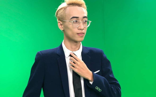 &quot;Linh vật&quot; Huy Popper dấn thân làm streamer, ngay lần đầu lên sóng đã khiến khán giả liên tục &quot;mù mắt&quot;