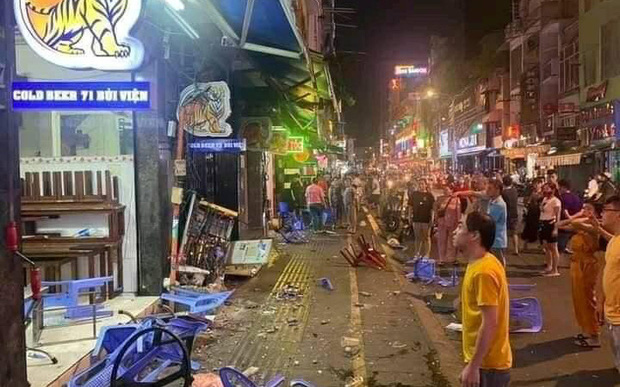 Vụ ô tô gây tai nạn liên hoàn ở phố Bùi Viện: Bảo vệ dân phố khai do kẹt chân ga