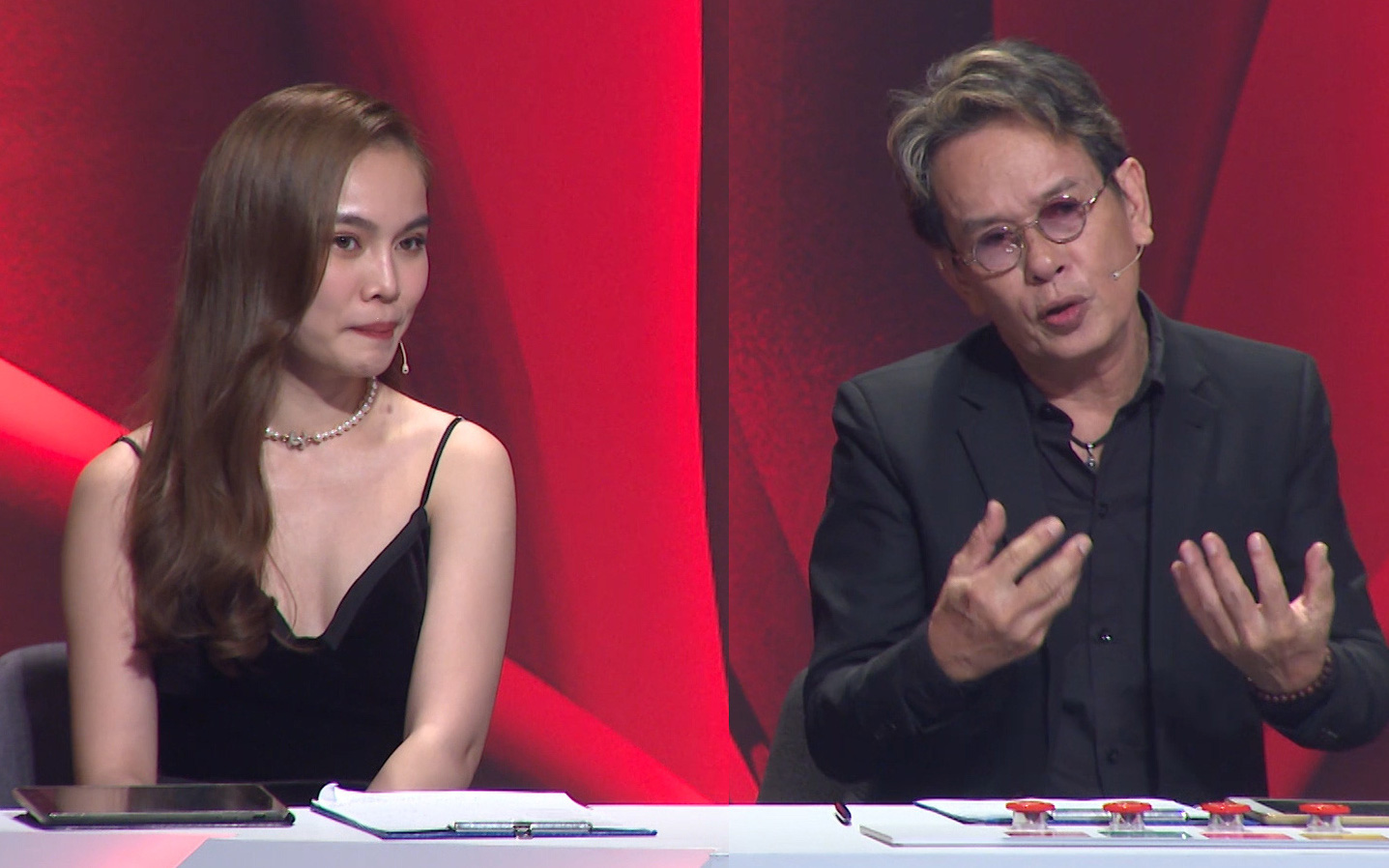 Bảo vệ thí sinh, nhạc sĩ Đức Huy không ngại &quot;bẻ&quot; Giang Hồng Ngọc trên sóng truyền hình