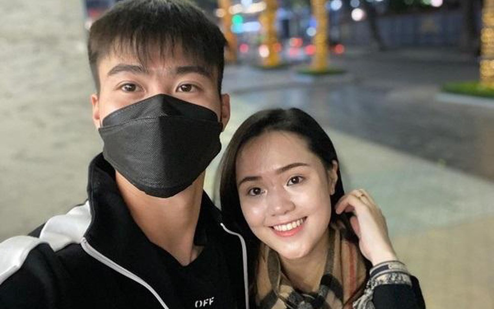 Duy Mạnh đáp lời chúc mừng của đồng đội cực lầy lội: &quot;Đòi quà&quot; từ đồ chơi đến... đất xây nhà
