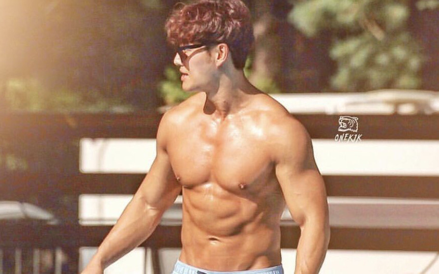 Kim Jong Kook: &quot;Tôi không tập gym vì phụ nữ. Điều tôi cần là một cô gái thích ngoại hình cơ bắp&quot;