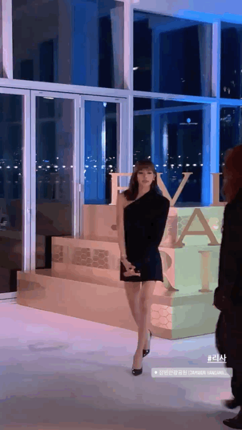 Biết Lisa (BLACKPINK) là thánh body, nhưng Knet vẫn phát sốt vì đôi chân siêu thực của cô ngoài đời: Ai tin chỉ cao 1m67? - Ảnh 2.