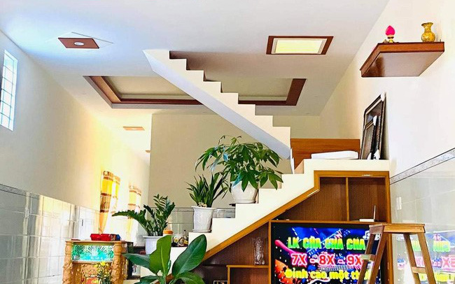 Nhà không có tầng nhưng gia chủ vẫn thích làm cầu thang: Gu này lạ, đam mê gì ngộ ghê!