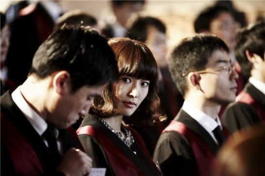 6 màn “vịt hoá thiên nga” ngoạn mục ở phim Hàn: IU, Moon Ga Young chưa sốc bằng ác nữ Penthouse - Ảnh 9.