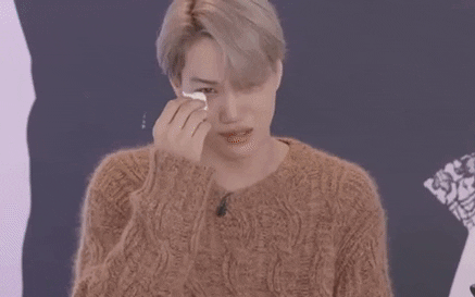 Kai (EXO) bất ngờ khóc nức nở trong buổi livestream ra mắt album mới
