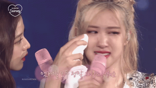 Xót xa trước 4 lời thú nhận của BLACKPINK: Jisoo từng bị họ hàng gọi là... khỉ, Lisa khóc suốt 3 tháng vì nhớ nhà - Ảnh 5.