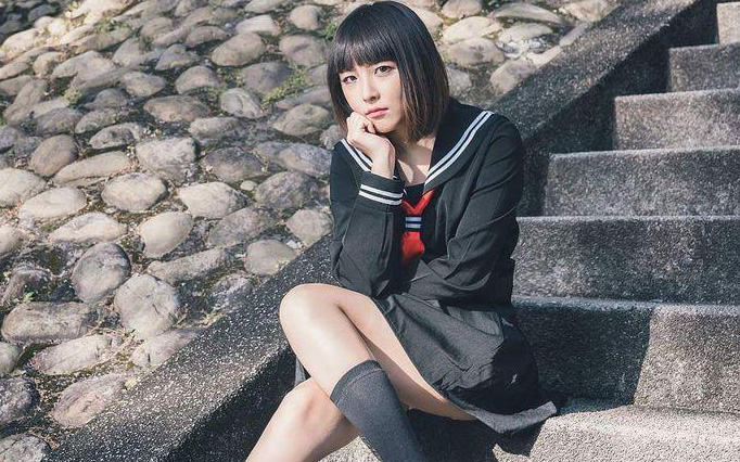 Từng cởi áo khoe thân, nữ streamer bị nghi ngờ tạo chiêu trò câu view khi livestream