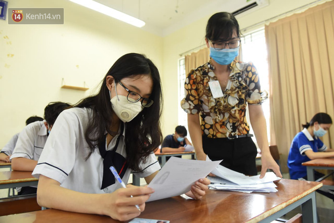 10 năm và 5 thay đổi lớn của giáo dục Việt Nam: Sổ liên lạc đi vào dĩ vãng, không còn cảnh cha mẹ đưa con lên thành phố thi Đại học - Ảnh 5.