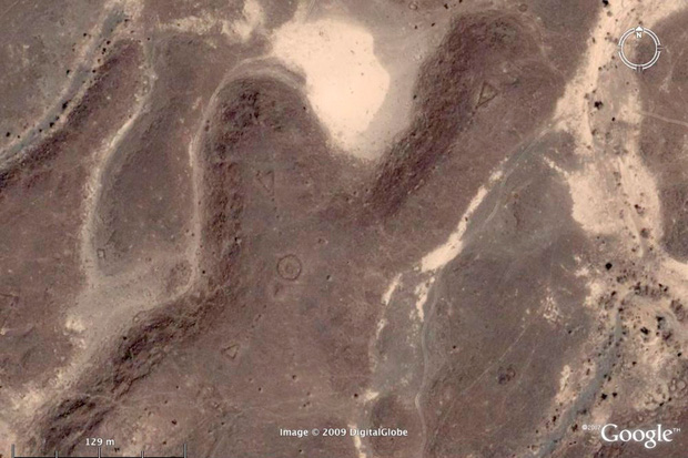Những địa điểm kì lạ trên thế giới vô tình được Google Earth phát hiện, các nhà khoa học cũng chưa tìm được lời giải - Ảnh 3.