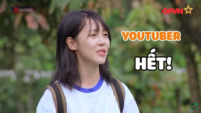 Ảnh cấp 3 của Hậu Hoàng: Từng bánh bèo chúa đến khó tin, nhan sắc ngày càng hack tuổi - Ảnh 1.