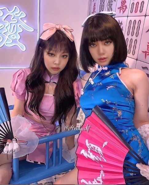 Chết lặng vì ảnh BLACKPINK diện trang phục Nhật sexy, Jisoo trễ nải kimono khoe khe ngực bốc lửa - Ảnh 3.
