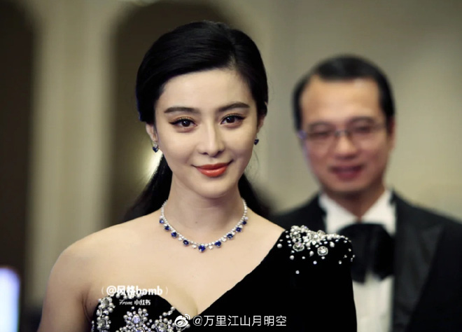Ảnh sự kiện cũ của Phạm Băng Băng bất ngờ hot: Cận cảnh visual thì hoàn hảo, lộ luôn khuyết điểm trong góc nghiêng - Ảnh 3.