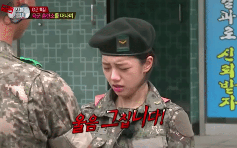 Cùng &quot;bánh bèo&quot; tại show quân đội, Khánh Vân bị &quot;ném đá&quot; gay gắt nhưng Hyeri (Girl's Day) lại có sự nghiệp lên hương!