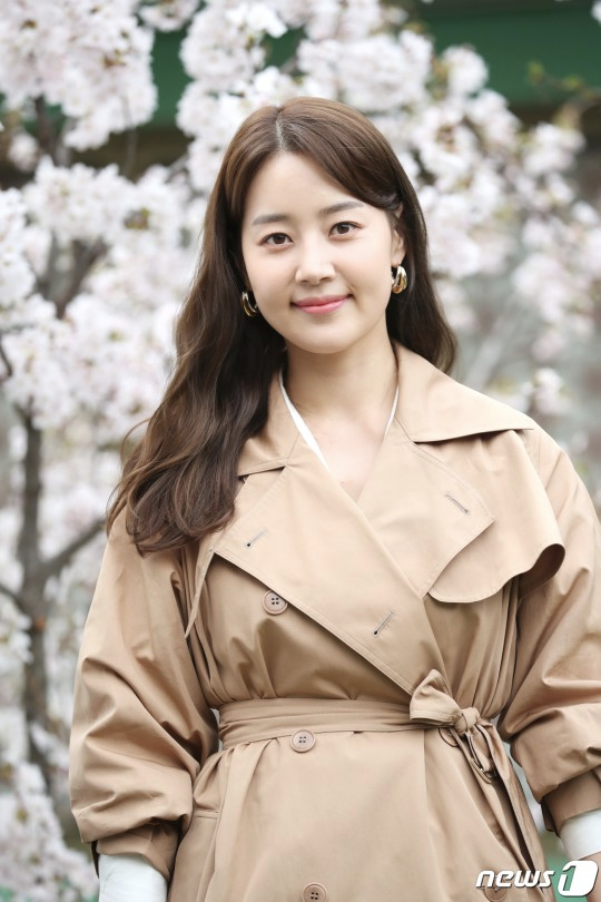 Top 1 Naver: Mỹ nhân Phía Đông Vườn Địa Đàng Han Ji Hye vỡ òa thông báo mang thai sau 10 năm kết hôn - Ảnh 2.
