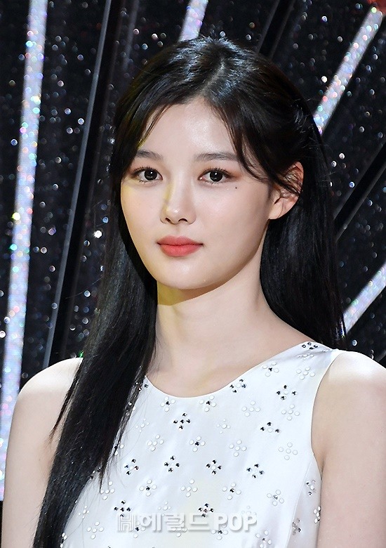 Mỹ nhân hot nhất SBS Drama Awards 2020 gọi tên Kim Yoo Jung: Sao nhí lột xác thành nữ thần, chấp hết mọi ống kính phóng viên - Ảnh 6.