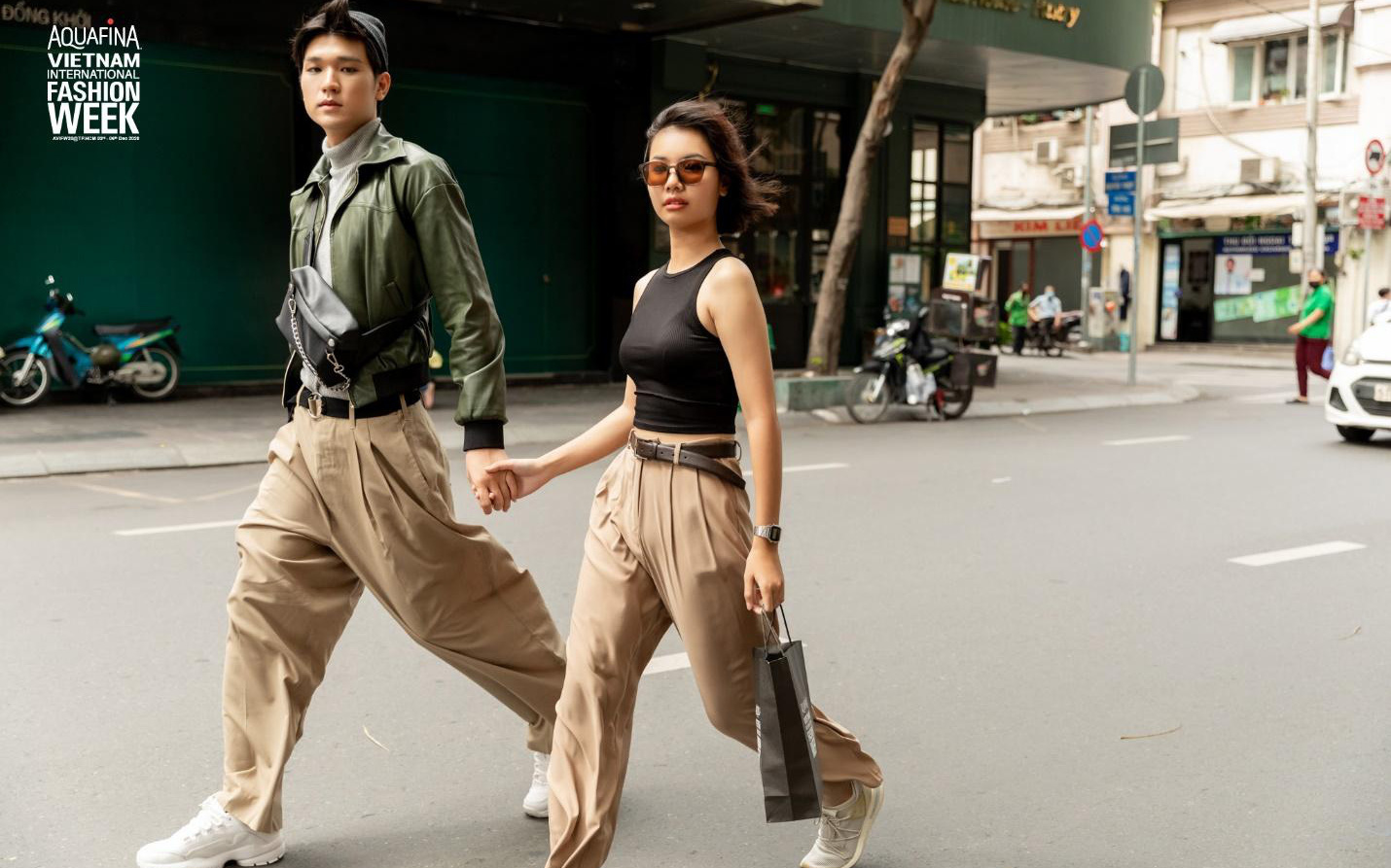 Street style của người Việt trẻ tại Aquafina Tuần lễ Thời trang: Thế hiện chất riêng, không ngại phá cách, còn có cơ hội rinh AirPods Pro thì tội gì không thử?