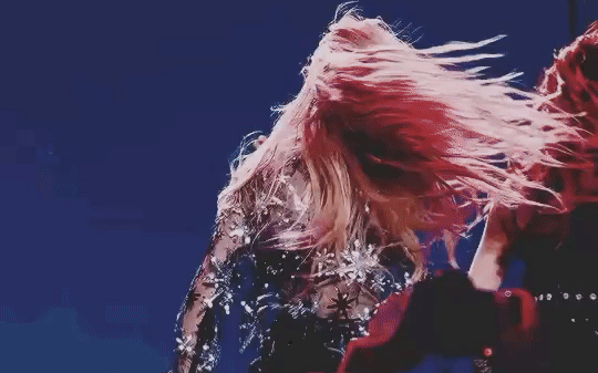 Chuyên gia hé lộ bí quyết sau những cú &quot;hất tóc thần chưởng&quot; đầy nghệ thuật của Rosé (BLACKPINK): Hóa ra có thủ thuật cả!