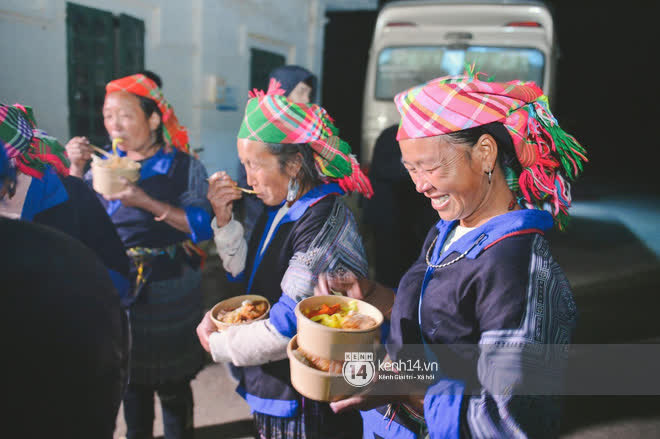 Đỉnh trời Mù Cang Chải trong ngày đông khác lạ: Mọi giá lạnh được xua tan bởi sự đổ bộ của những chiếc xe đặc biệt từ miền xuôi đến - Ảnh 17.