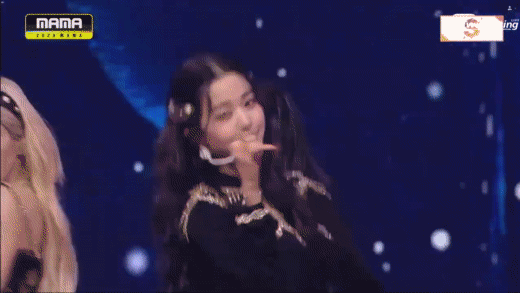 IZ*ONE diễn trước bài mới tại MAMA nhưng fan chiến nhau vì center Won Young mất hút, phải nhường chỗ cho mỹ nhân người Nhật - Ảnh 4.