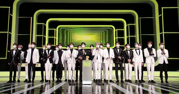 BTS bất ngờ lép vế về thời lượng biểu diễn trước NCT tại MAMA 2020; spotlight cũng bị chiếm khi NCT có màn phát biểu 5 thứ tiếng - Ảnh 14.