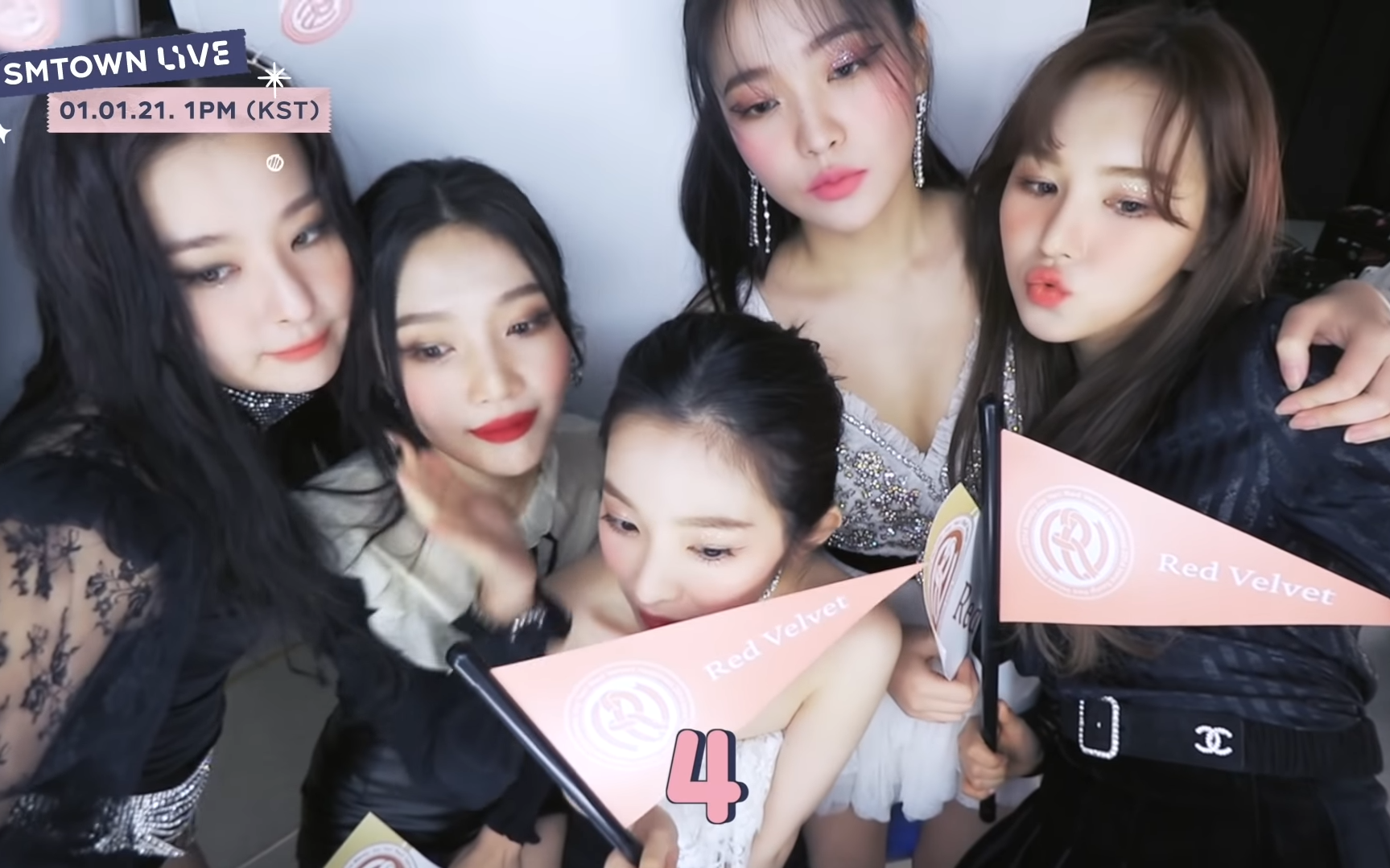 1 năm sau tai nạn kinh hoàng và phốt chấn động, Red Velvet lần đầu lộ diện đủ 5 người: Irene - Wendy nhận phản ứng đối lập hoàn toàn!