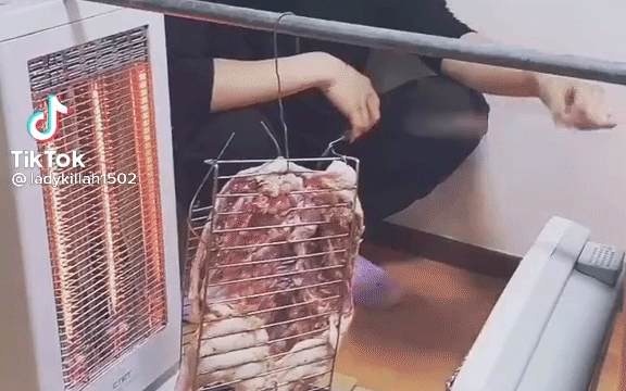 Tranh thủ trời lạnh kỷ lục có máy sưởi trong nhà, thanh niên tận dụng luôn để làm món ăn khiến cư dân mạng trầm trồ vì sự sáng tạo