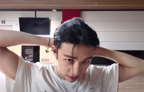 Cách buộc tóc lên mà không bị hói - Seoul Academy