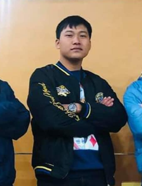 Thuyền lại ra khơi: Netizen phát hiện Hậu Hoàng & Mũi trưởng Long... diện chung 1 chiếc áo - Ảnh 3.