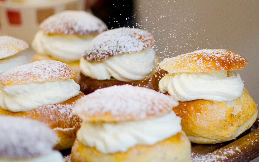 Có một loại bánh kem thơm ngon đến mức khiến vua Thuỵ Điển… qua đời vì ăn nó, người dân thì vẫn rất yêu thích sau đó