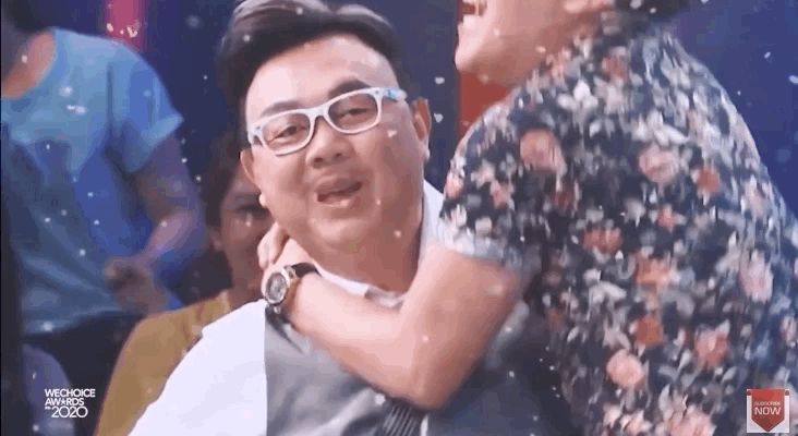 Phản ứng của ca sĩ Phương Loan khi xem clip tri ân cố nghệ sĩ Chí Tài tại Gala WeChoice 2020 - Ảnh 4.