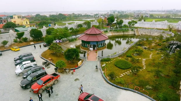 Cận cảnh lâu đài dát vàng của đại gia xi măng ở Ninh Bình: Xây thô hết 400 tỷ, nội thất đắt đến choáng ngợp - Ảnh 8.