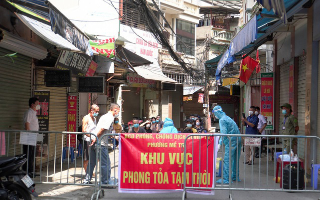 Hàng loạt khu vực nội thành Hà Nội phong tỏa liên quan đến 5 ca F0 mới; Hơn 1.400 mẫu âm tính, viện Việt Đức phân vùng "xanh, vàng, đỏ"