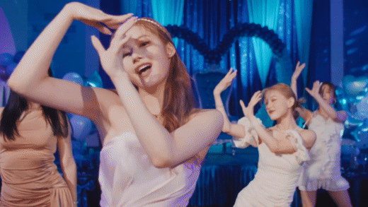 TWICE bùng nổ visual nhưng hát tiếng Anh như tiếng Hàn trong MV mới, netizen ngán ngẩm vì động thái vắt kiệt sức gà nhà của JYP - Ảnh 3.