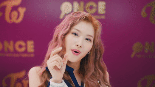 TWICE bùng nổ visual nhưng hát tiếng Anh như tiếng Hàn trong MV mới, netizen ngán ngẩm vì động thái vắt kiệt sức gà nhà của JYP - Ảnh 11.