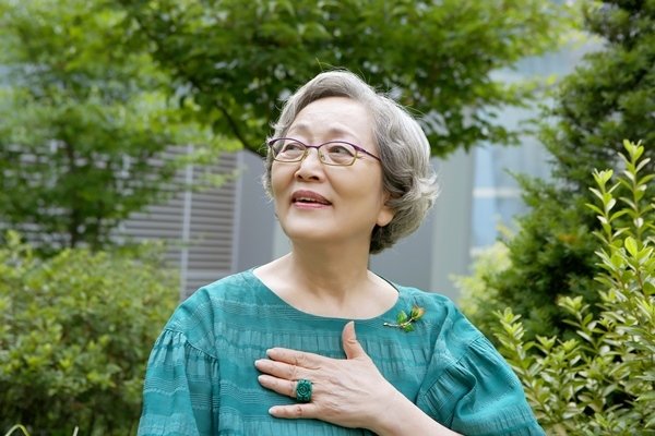 Ngã ngửa với nhan sắc thật của dàn cast Hometown Cha-Cha-Cha: Shin Min Ah lép vế nữ phụ, trùm cuối gây sốc cực mạnh - Ảnh 18.