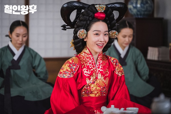 Chết mê 6 Hoàng hậu đẹp khó cưỡng ở phim Hàn: Anh hậu Shin Hye Sun lầy muốn xỉu, số 4 xứng danh huyền thoại - Ảnh 2.