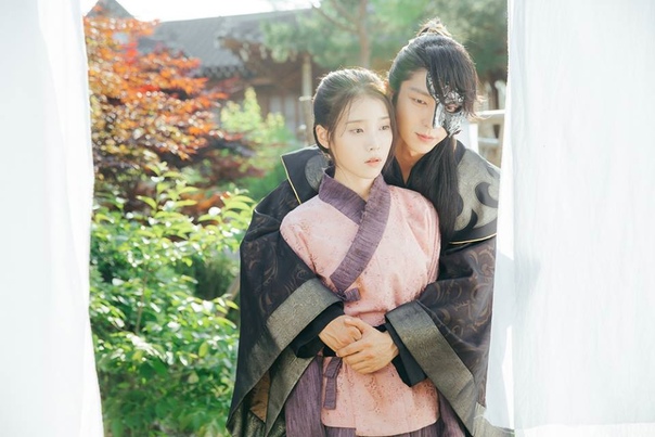 Hyun Bin từng bị soi bàn tay hư ở cảnh ôm Son Ye Jin, tình cảm lộ liễu quá đấy anh chị ơi! - Ảnh 5.