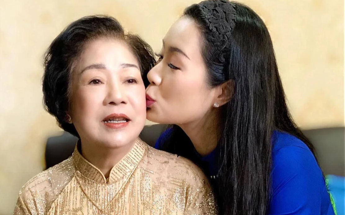 Tin buồn: Mẹ ruột Trịnh Kim Chi qua đời, NS Hồng Vân - Vy Oanh và dàn sao đồng loạt chia buồn
