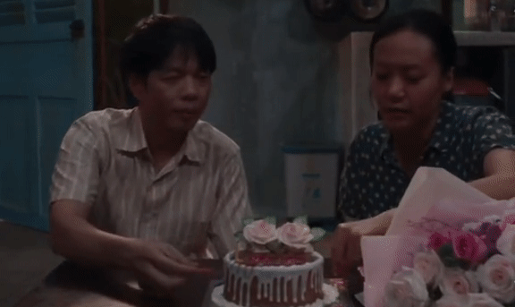 Kiếp sau, anh có lấy em làm vợ nữa không? - Cảnh phim Việt này bất ngờ viral vì lời đáp của anh chồng quá ngỡ ngàng! - Ảnh 3.