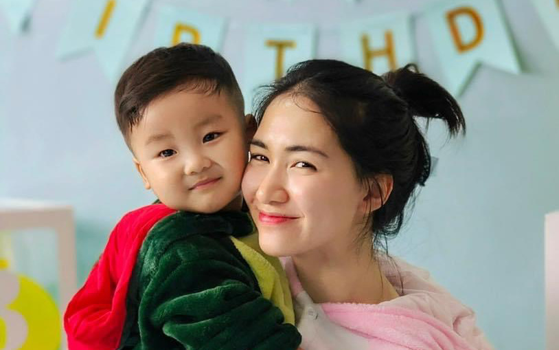 Quý tử nổi tiếng ngoan ngoãn của Hòa Minzy la hét, ăn vạ, cãi lời: Chuyện chỉ mẹ bỉm mới hiểu!