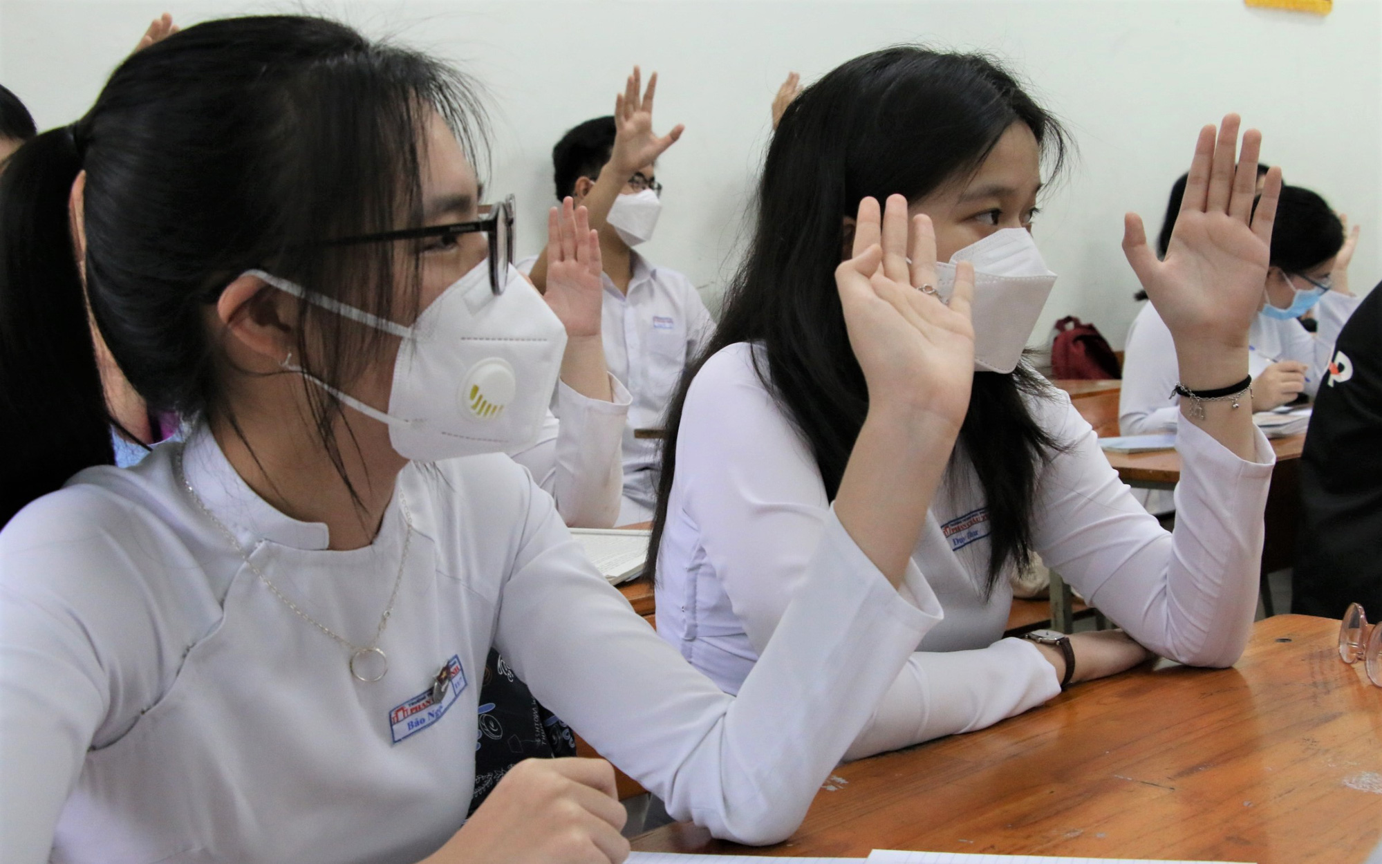 Ảnh: Học sinh lớp 12 ở Đà Nẵng hào hứng trong ngày đầu đến trường sau kỳ &quot;nghỉ hè&quot; dài hơn nửa năm
