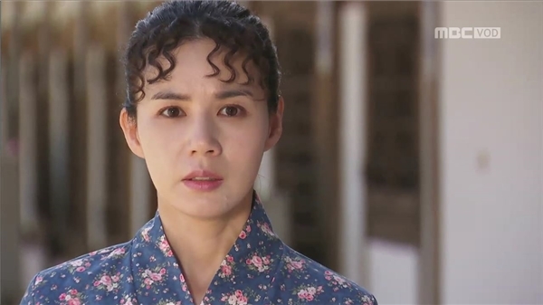 Mỹ nhân Hàn bị hại thê thảm bởi kiểu tóc xấu tệ trên phim: Đến Son Ye Jin cũng như bà thím, trùm cuối xứng danh huyền thoại - Ảnh 11.